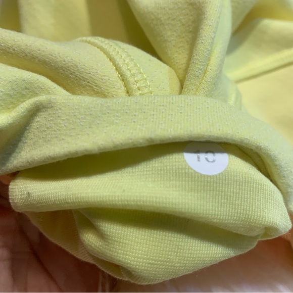 Size 10 Lululemon Yellow crop pant - Picture 7 of 16